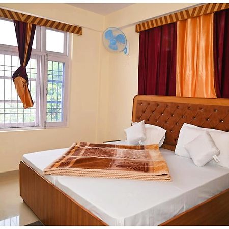 Simla Hotel K R I S H N A B - B Near Mall Road And Temple Exterior foto