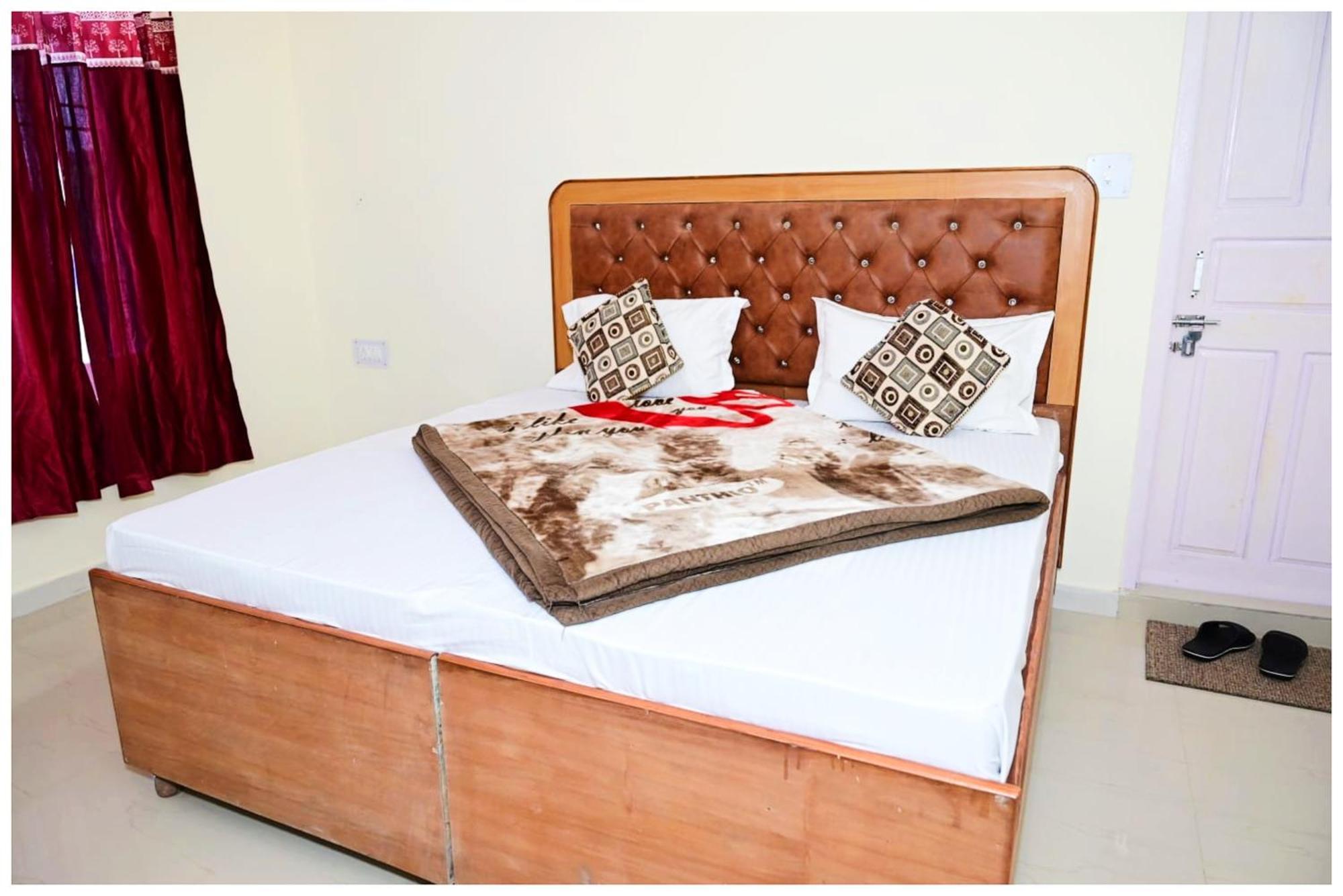 Simla Hotel K R I S H N A B - B Near Mall Road And Temple Exterior foto