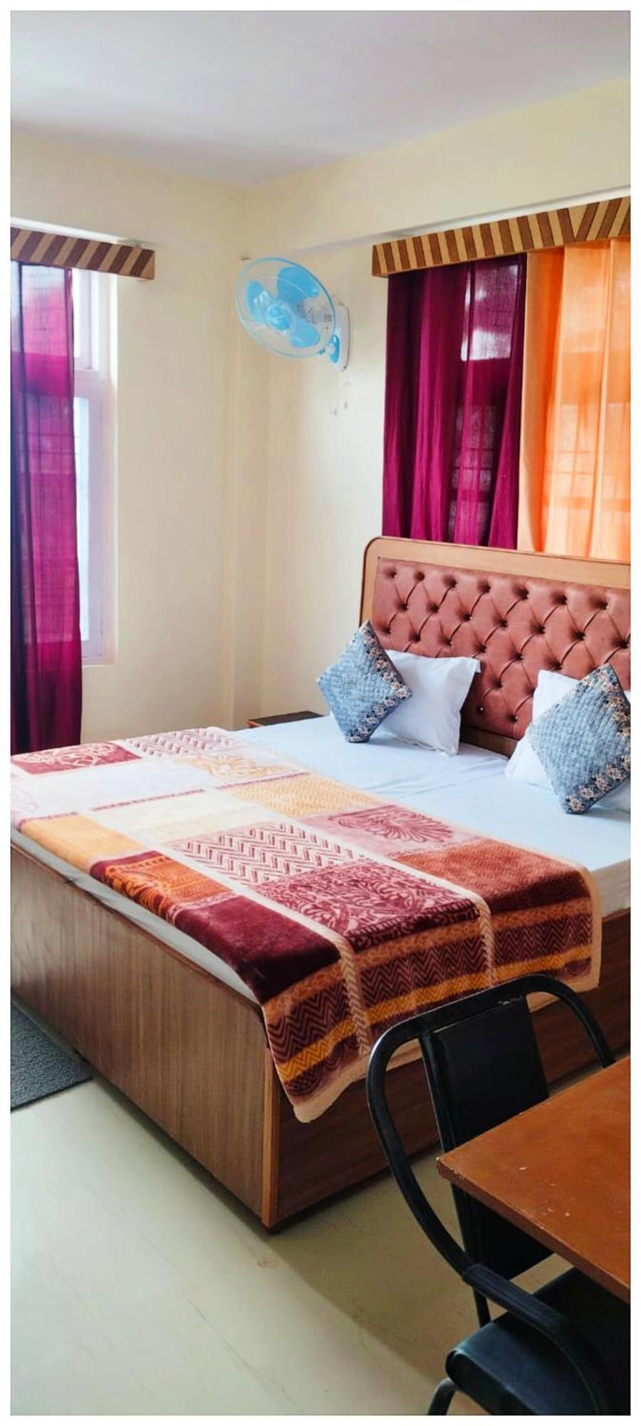 Simla Hotel K R I S H N A B - B Near Mall Road And Temple Exterior foto